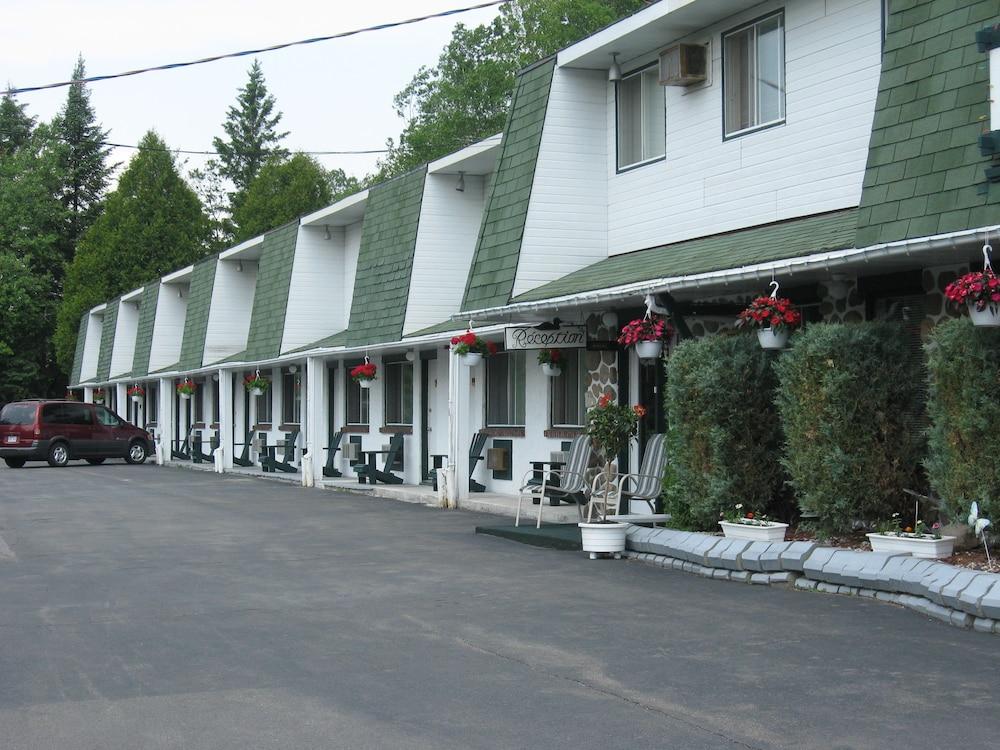 Le Saint-Adele Motel Sainte-Adele Exterior photo
